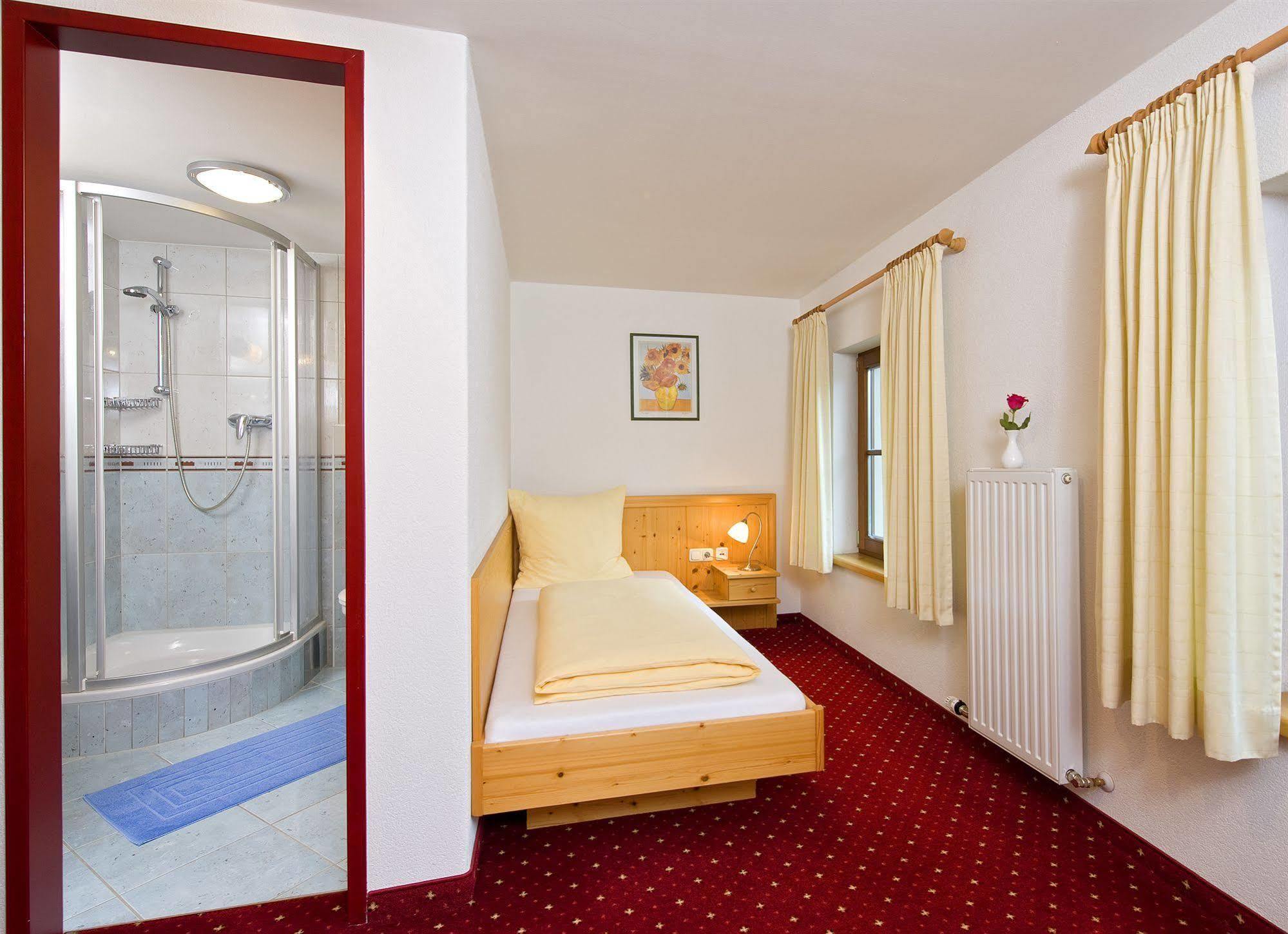 Hotel Reitlwirt Brixen im Thale Pokój zdjęcie